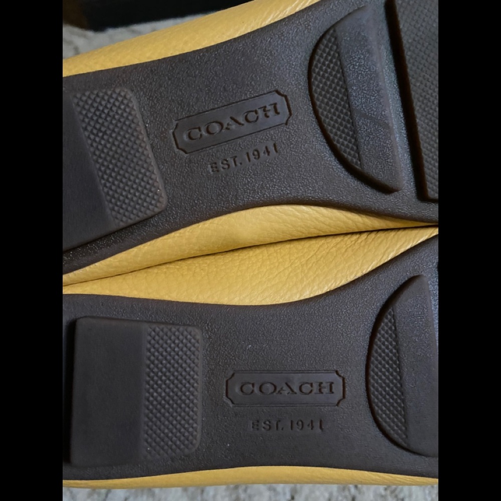 Authentic Coach Yellow Loafers size 5b-Normal fit - Picture 5 of 7